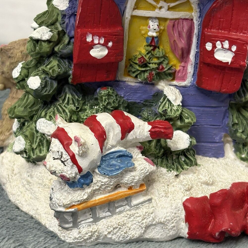 IT'S A PURRFECT SEASON Christmas Holiday Resin House 5.5" Tall x 4" Wide - Picture 13 of 16